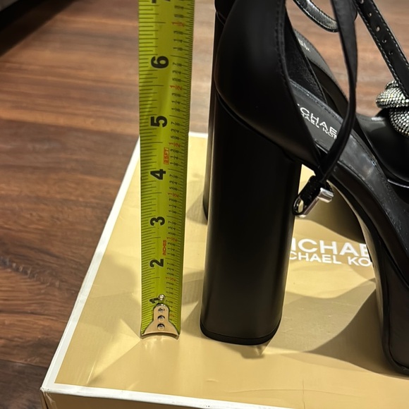 MICHAEL Michael Kors Elodie Platform Sandal Leather/hot fix Stones. - Picture 8 of 14